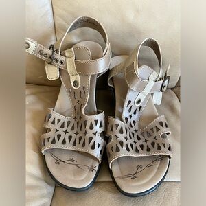 Dromedaris Leather Ankle Wedge Size 40 Made in Portugal